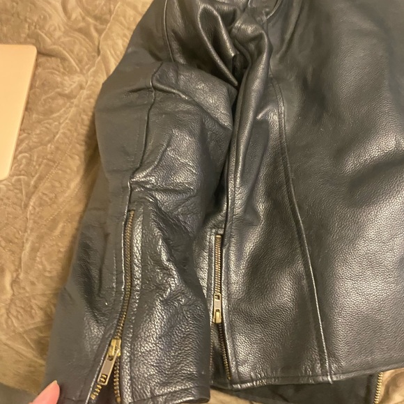 Motorcycle leather jacket - Picture 3 of 13